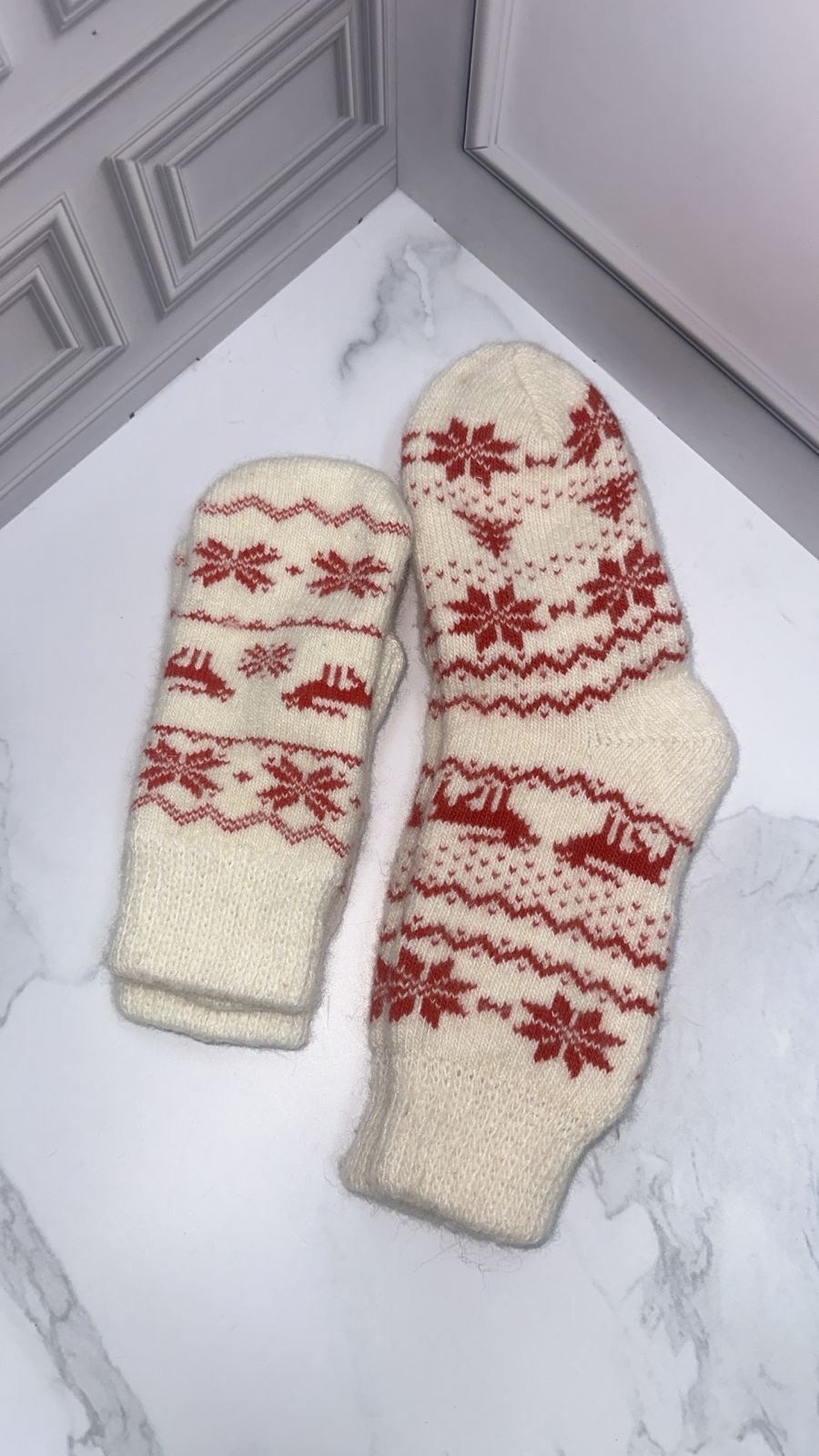 варежки "мир шерсти" теплые шерстяные снегири,варежки теплые шерстяные со снегирями s.s&r,женские шерстяные варежки со снегирями,варежки шерстяные с принтом "снегири",женские шерстяные варежки