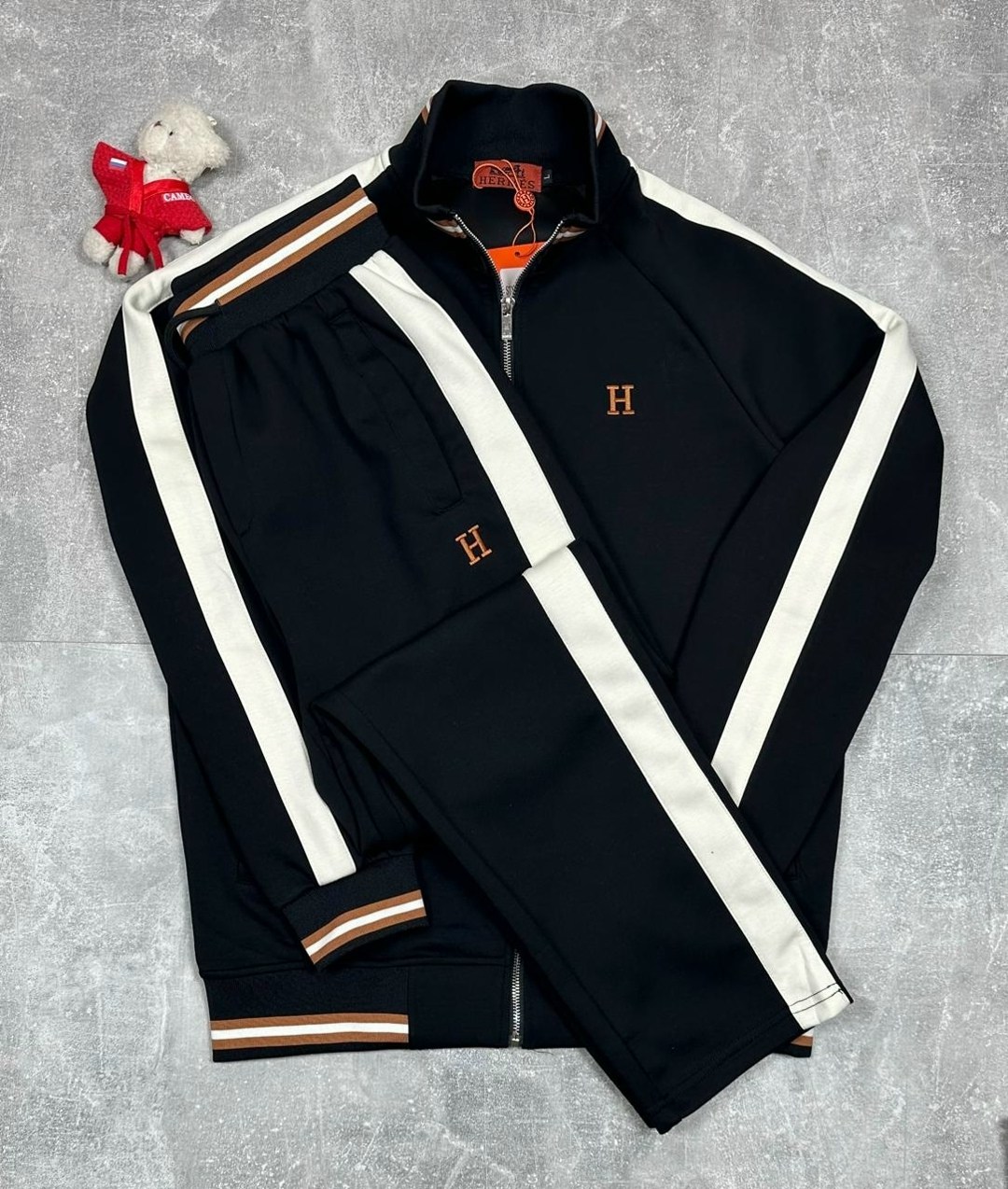 спортивный костюм hermes,спортивные мужские костюмы хермес,спортивный костюм,спортивный костюм мужской hermes,мужской спортивный костюм