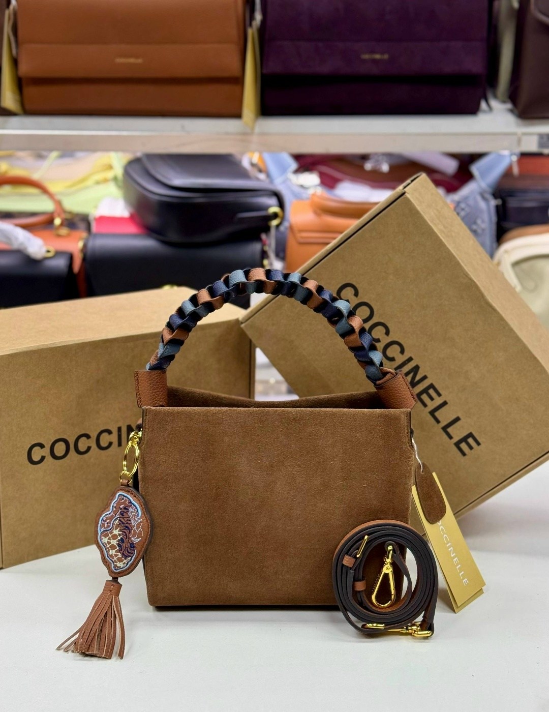 сумки,сумка fendi peekaboo замшевая,сумка coccinelle,сумка женская,модная сумка