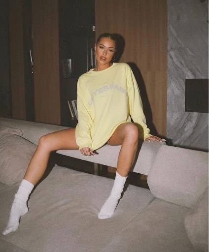 девушка,свитшот женская,розовый свитшот,женщин,богатая девушка