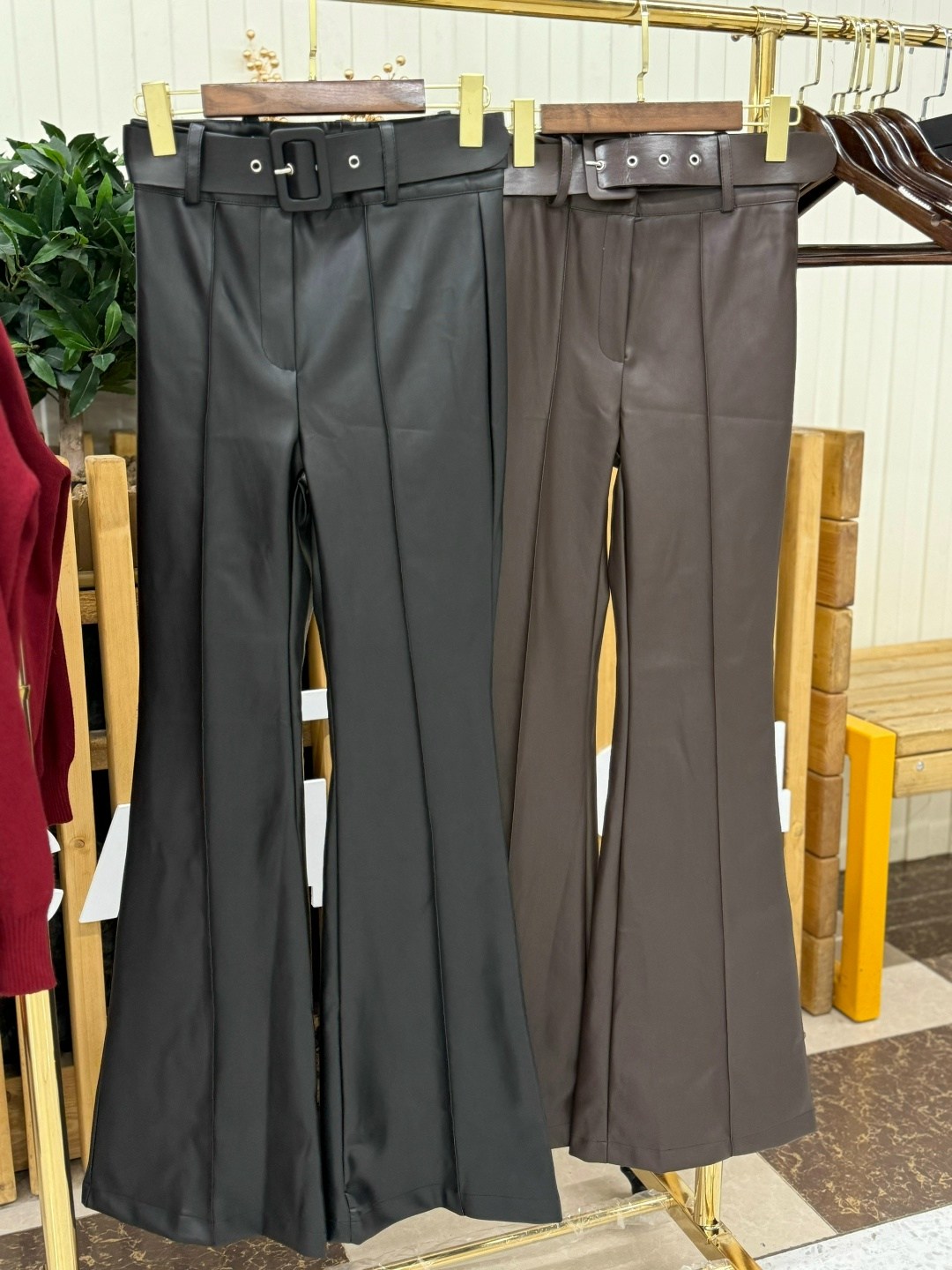 винтажные коричневые брюки-клеш из искусственной кожи,женские брюки-клеш из искусственной кожи коричневые,женские брюки-клеш из искусственной кожи y2k,брюки женские кожаные,брюки-клеш из искусственной