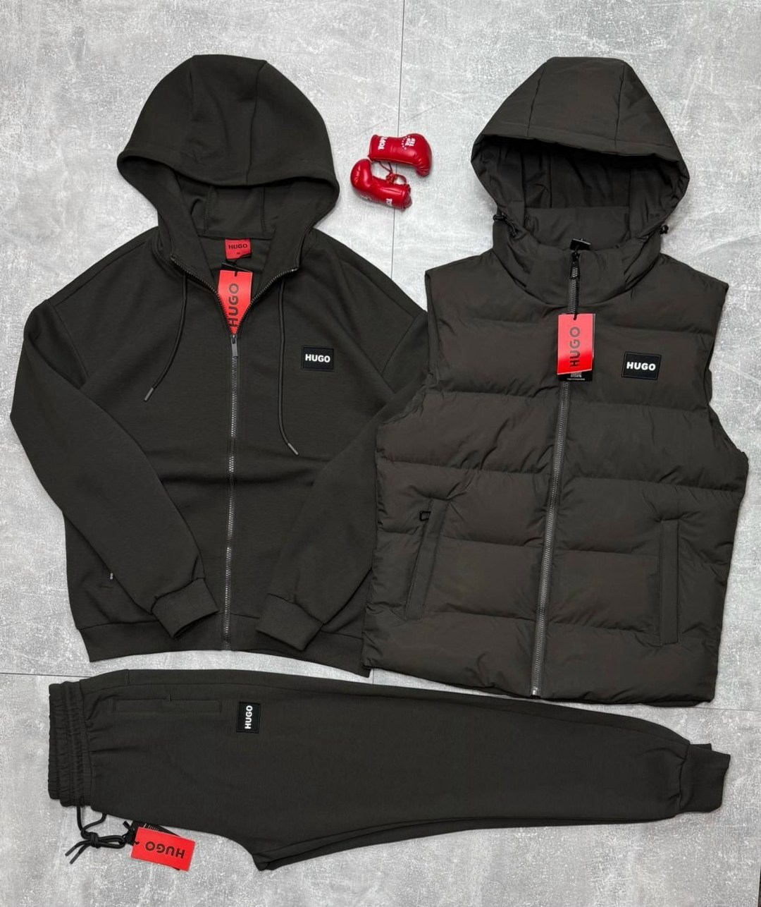 мужской спортивный костюм тройка hugo boss,спортивный костюм hugo boss,жилетка мужская,костюм спортивный,мужские жилеты