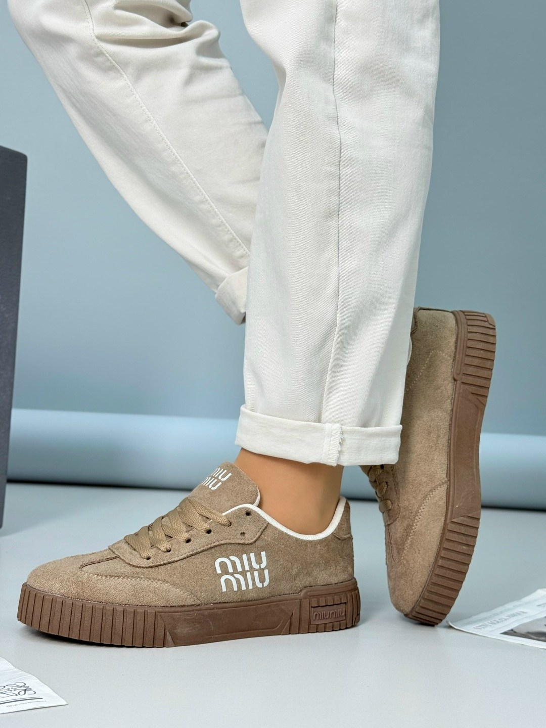 ,адидас кеды женские бежевые замшевые,кроссовки замш,бежевые кроссовки,кроссовки женские на платформе бежевые