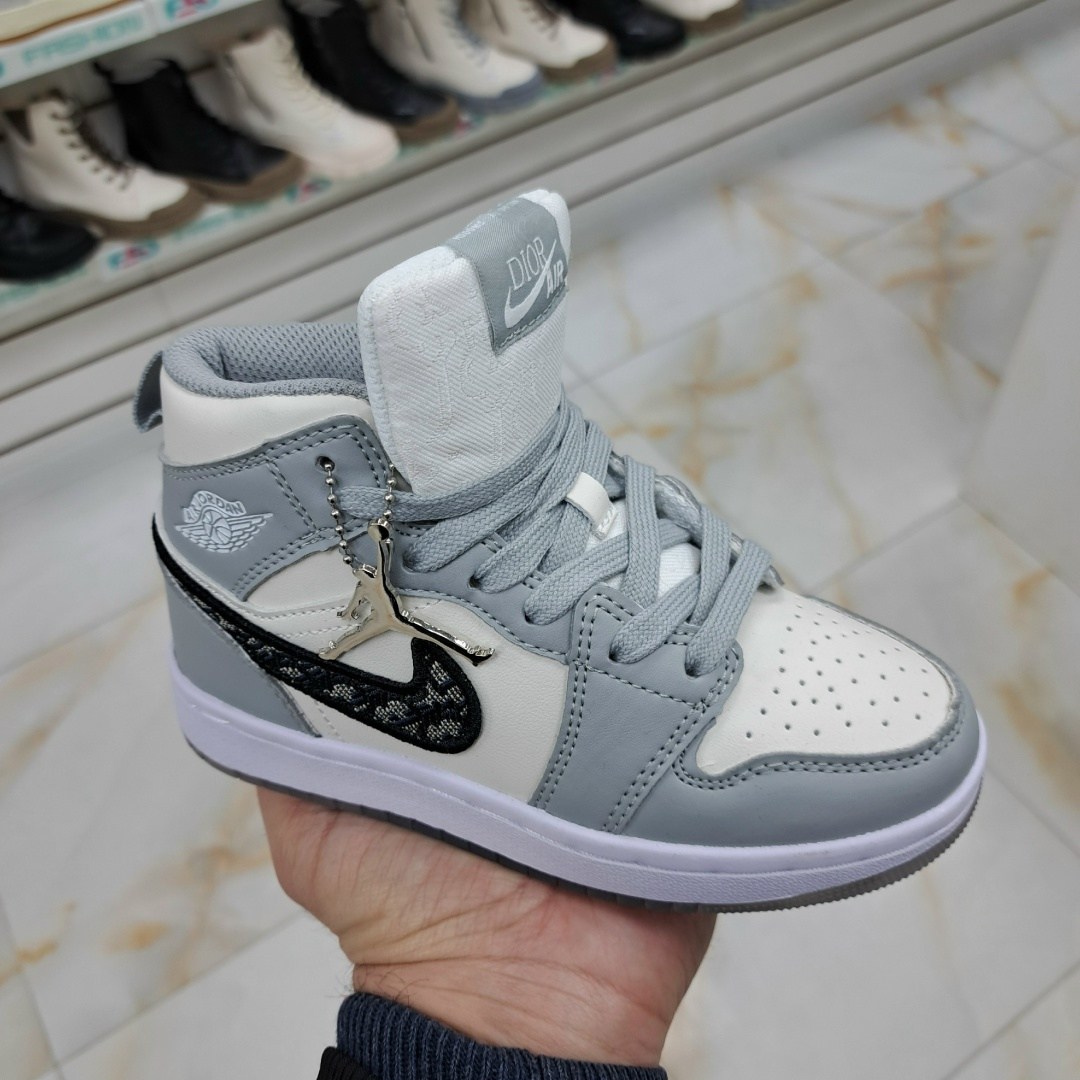детские кроссовки nike air jordan,кроссовки nike air jordan,кроссовки найк джордан,кроссовки женские nike air jordan 1,кроссовки nike air jordan 1 mid