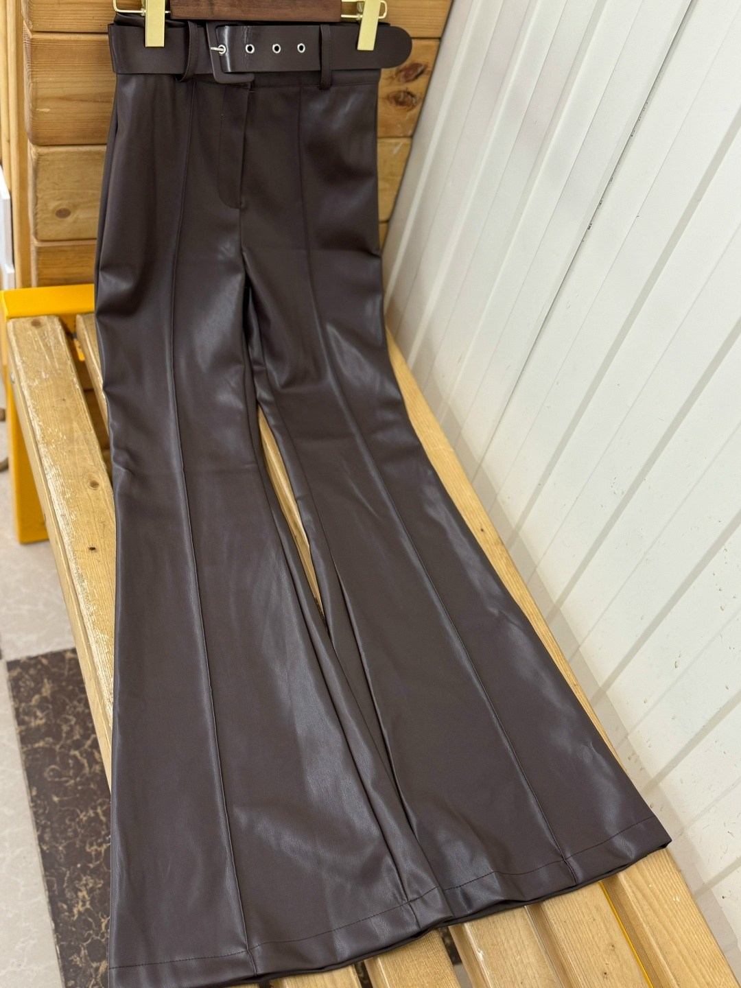 винтажные коричневые брюки-клеш из искусственной кожи,женские брюки-клеш из искусственной кожи коричневые,женские брюки-клеш из искусственной кожи y2k,брюки женские кожаные,брюки-клеш из искусственной