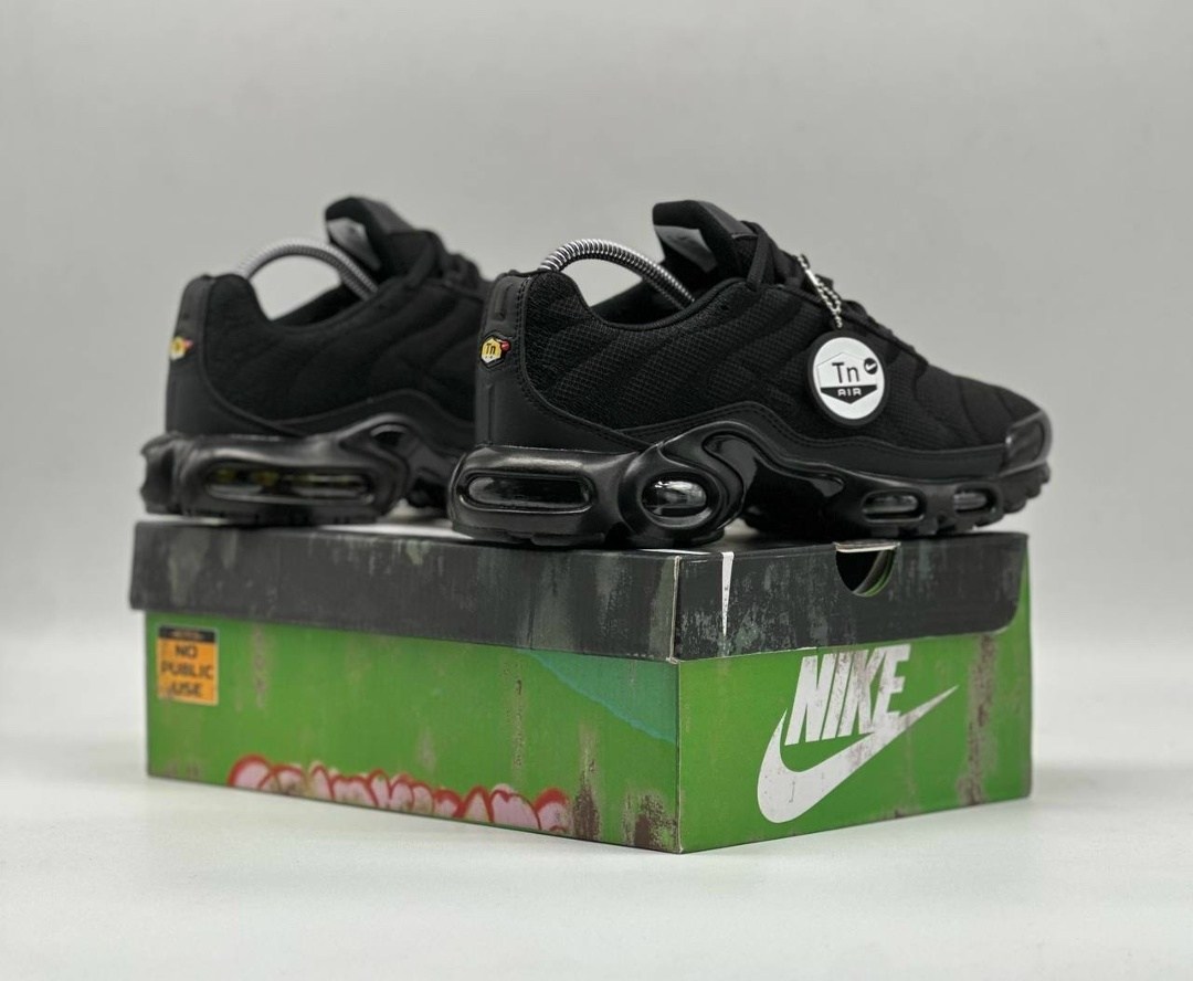 кроссовки nike air max plus tn,nike air max plus tn black,кроссовки nike air max plus tn nike,nike air max tn plus,мужские кроссовки nike air max tn plus