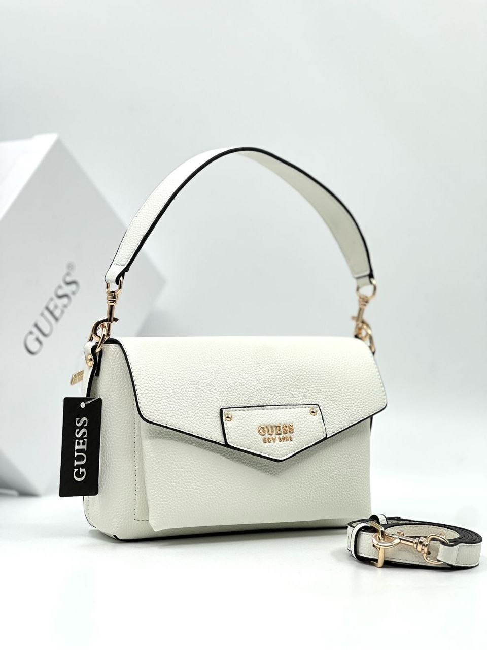 cумка guess,сумка женская guess,белая сумка guess,сумка на плечо guess,сумка через плечо guess