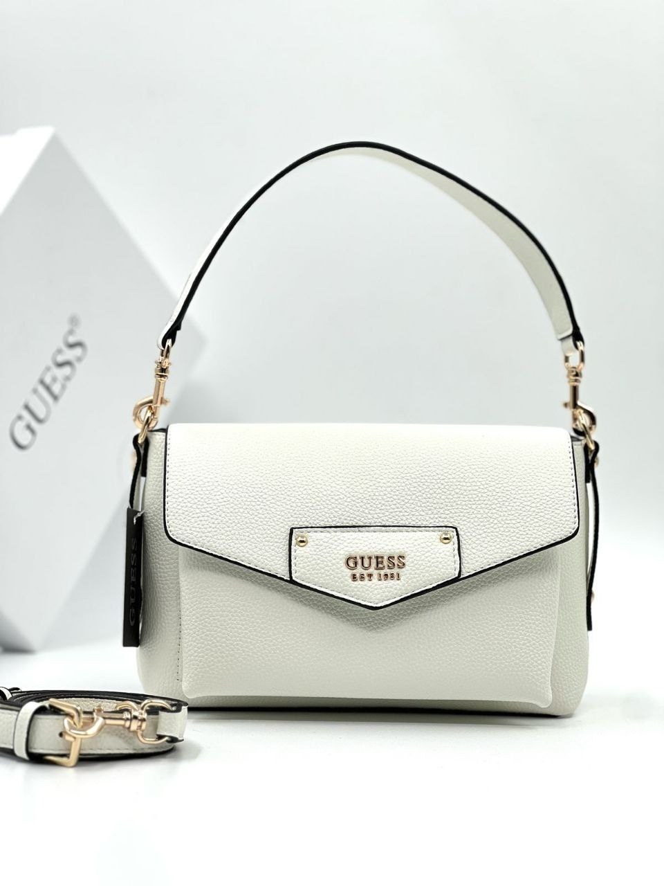 cумка guess,сумка женская guess,белая сумка guess,сумка на плечо guess,сумка через плечо guess