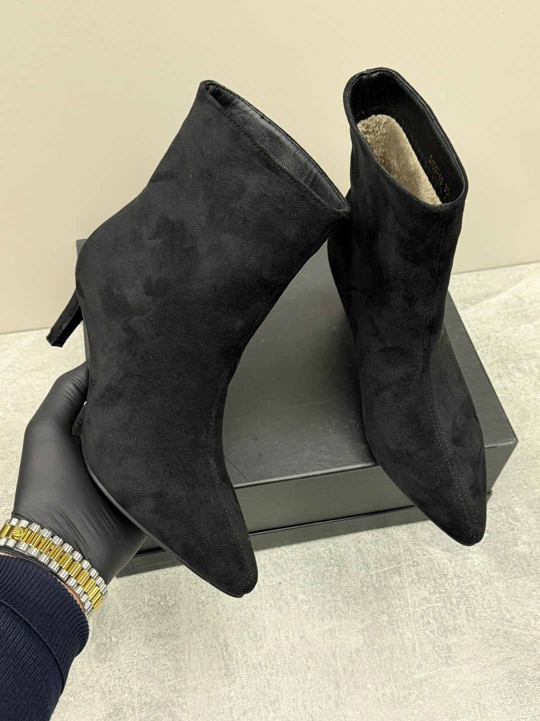 ботильоны женские,женские ботильоны с острым носком,модные ботильоны,женские ботильоны с острым носком на тонком высоком каблуке,женские ботильоны из лакированной кожи