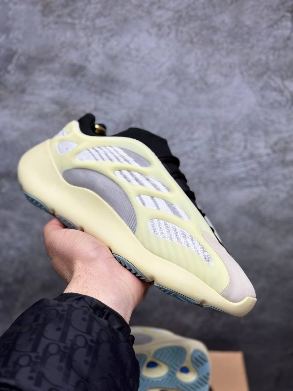 кроссовки adidas yeezy boost 700,adidas yeezy boost 700 v 3,adidas yeezy boost 700,yeezy boost 700 v 3,yeezy boost 700