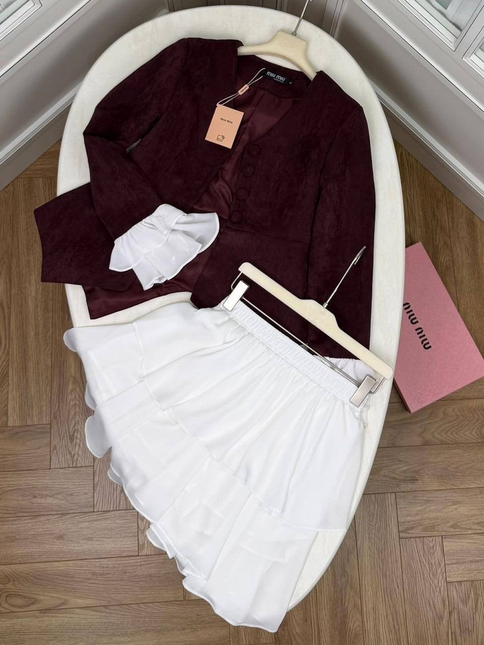 платье бордовое,стиль и мода,женский костюм,стильные наряды,костюм юбка-шорты и пиджак из замша цвет сливовый