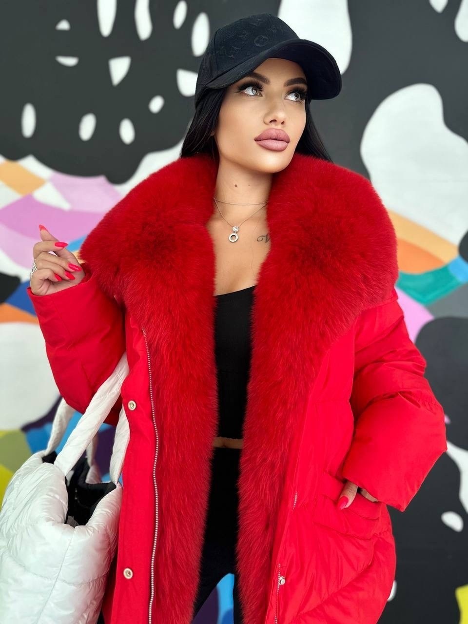 пуховик монклер женский красный,пуховики с натуральным мехом,зимние куртки,женский пуховик,куртка зимняя женская