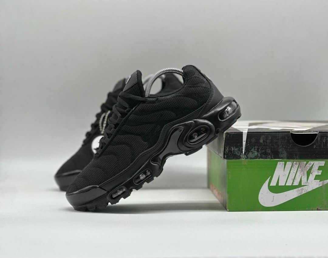 кроссовки nike air max plus tn,nike air max plus tn black,кроссовки nike air max plus tn nike,nike air max tn plus,мужские кроссовки nike air max tn plus
