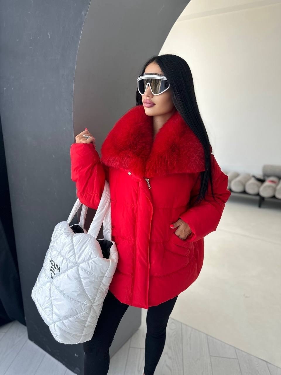 пуховик монклер женский красный,пуховики с натуральным мехом,зимние куртки,женский пуховик,куртка зимняя женская
