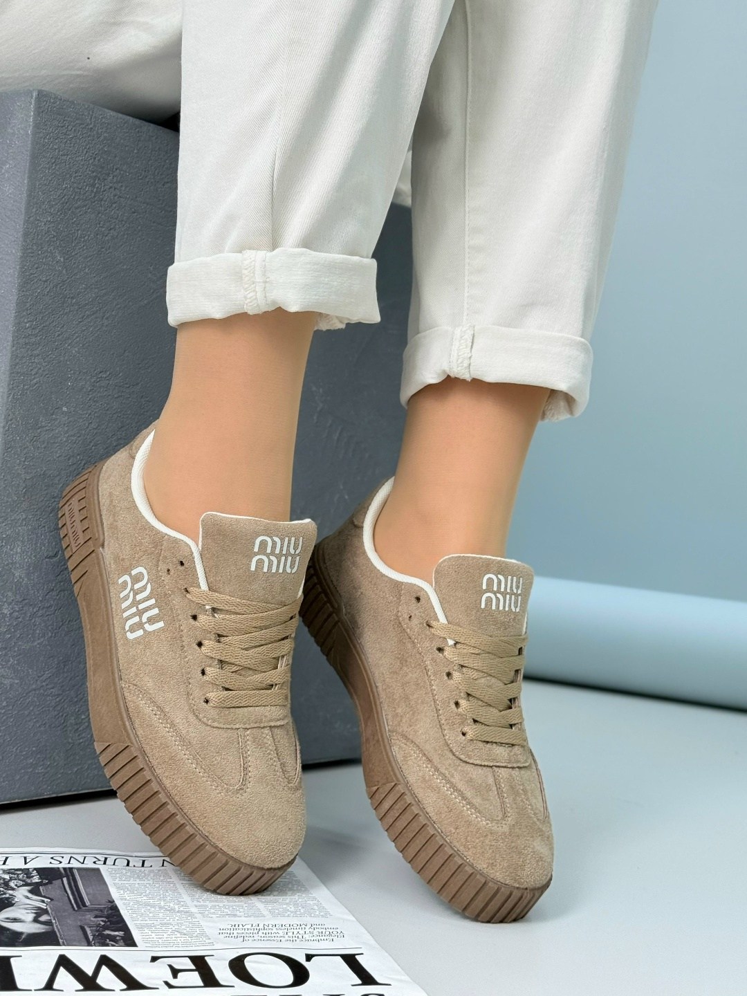 ,адидас кеды женские бежевые замшевые,кроссовки замш,бежевые кроссовки,кроссовки женские на платформе бежевые