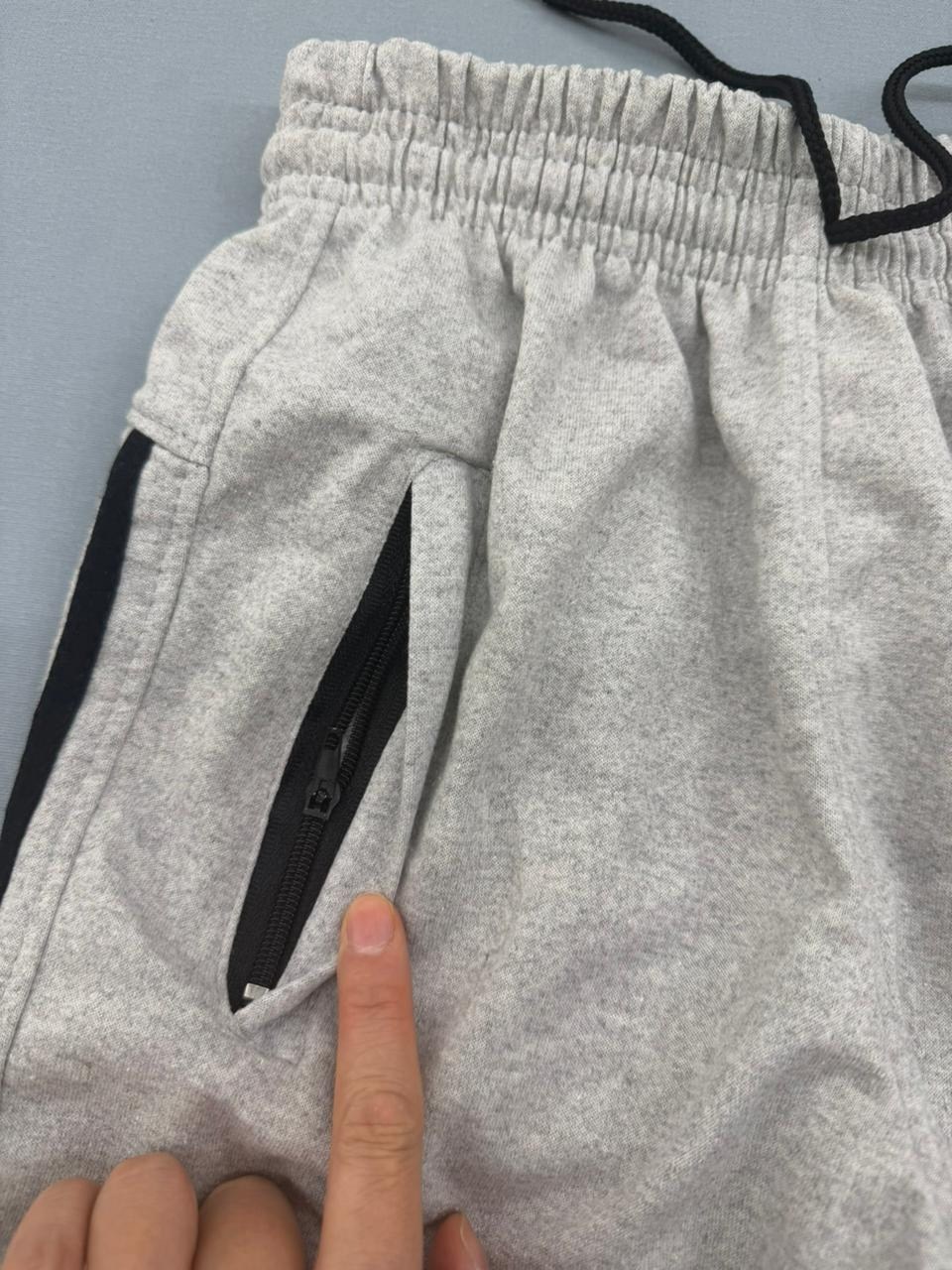 спортивные штаны адидас серые мужские,штаны адидас,спортивные брюки adidas essentials 3s bp8747,спортивные брюки adidas,спортивные штаны мужские адидас