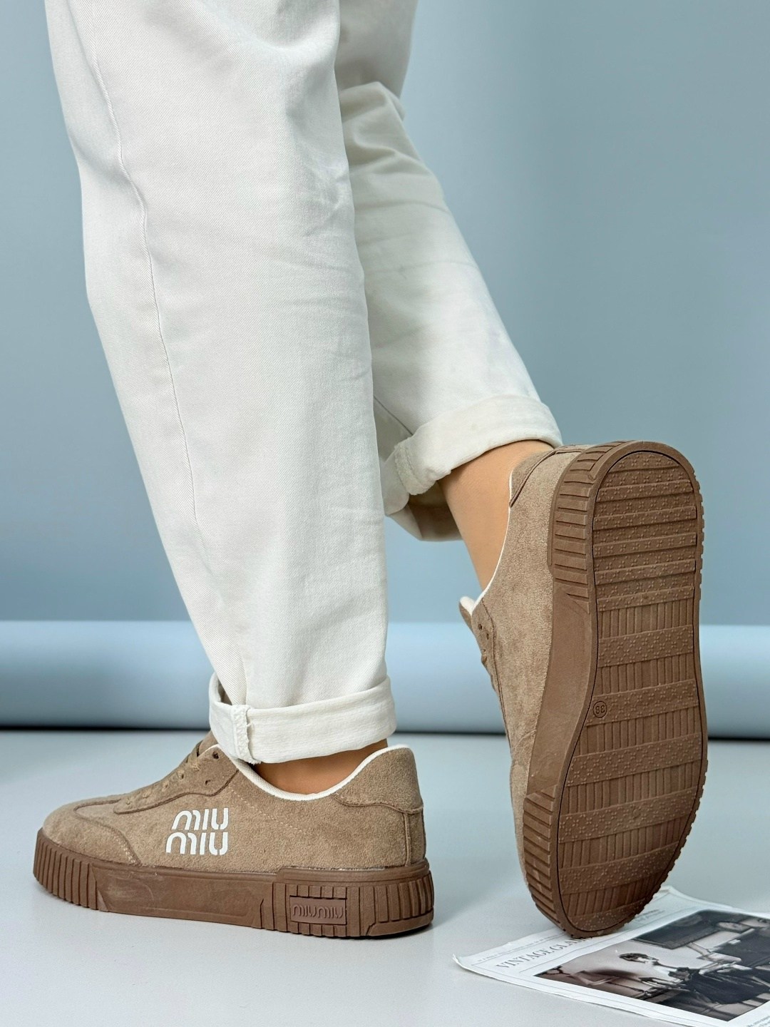 ,адидас кеды женские бежевые замшевые,кроссовки замш,бежевые кроссовки,кроссовки женские на платформе бежевые