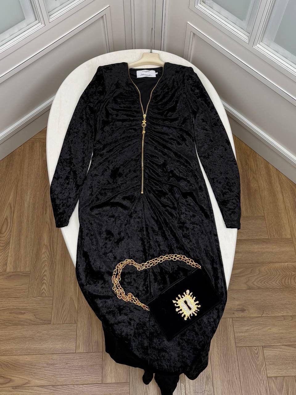 женское черное вечернее платье с разрезом из бархатной ткани,платье бархат длинное,платье в бархате,бархатное платье,платье велюровое вечернее