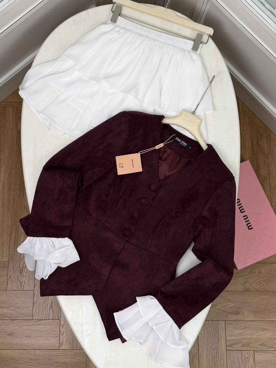 платье бордовое,стиль и мода,женский костюм,стильные наряды,костюм юбка-шорты и пиджак из замша цвет сливовый