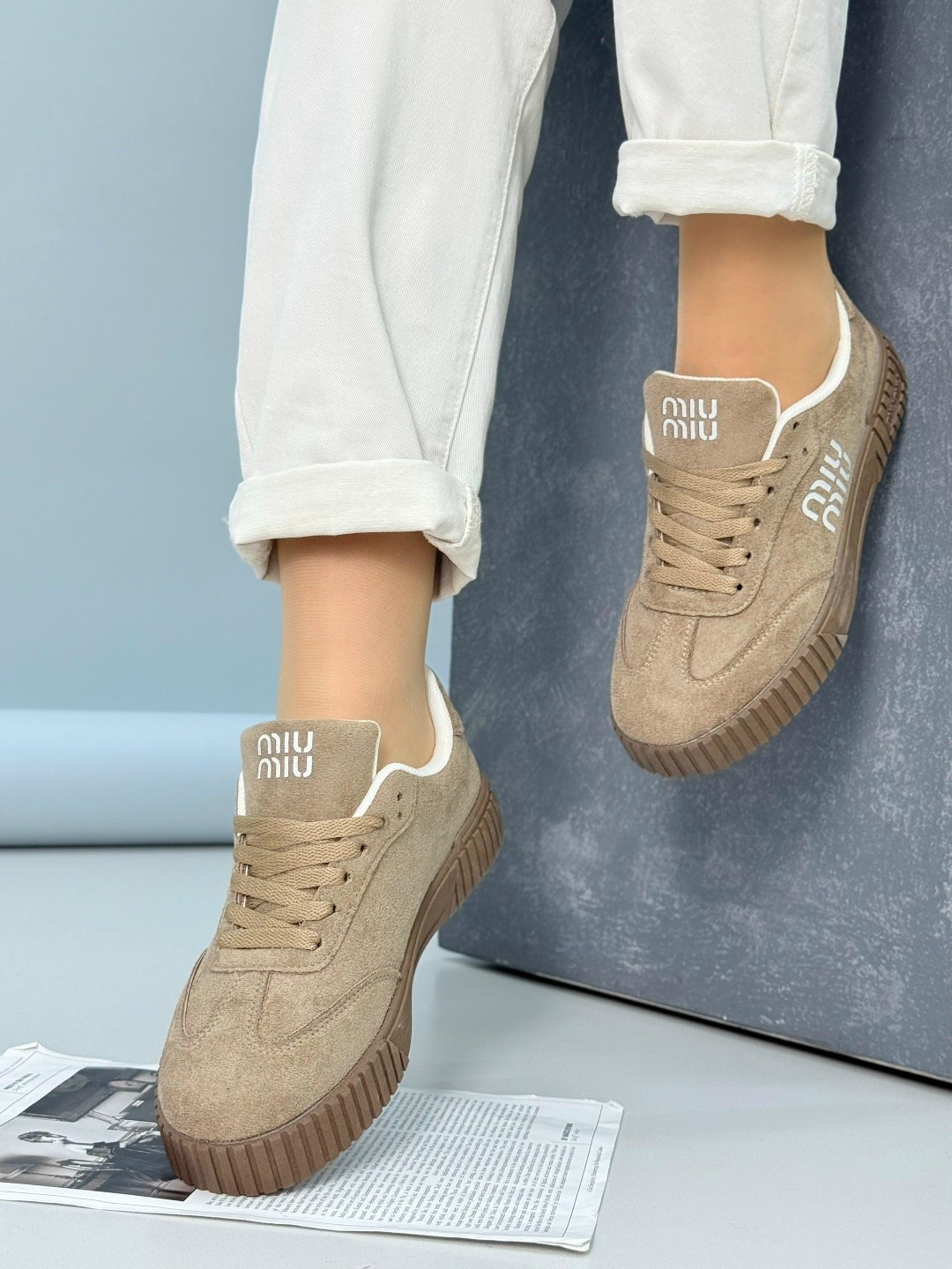 ,адидас кеды женские бежевые замшевые,кроссовки замш,бежевые кроссовки,кроссовки женские на платформе бежевые