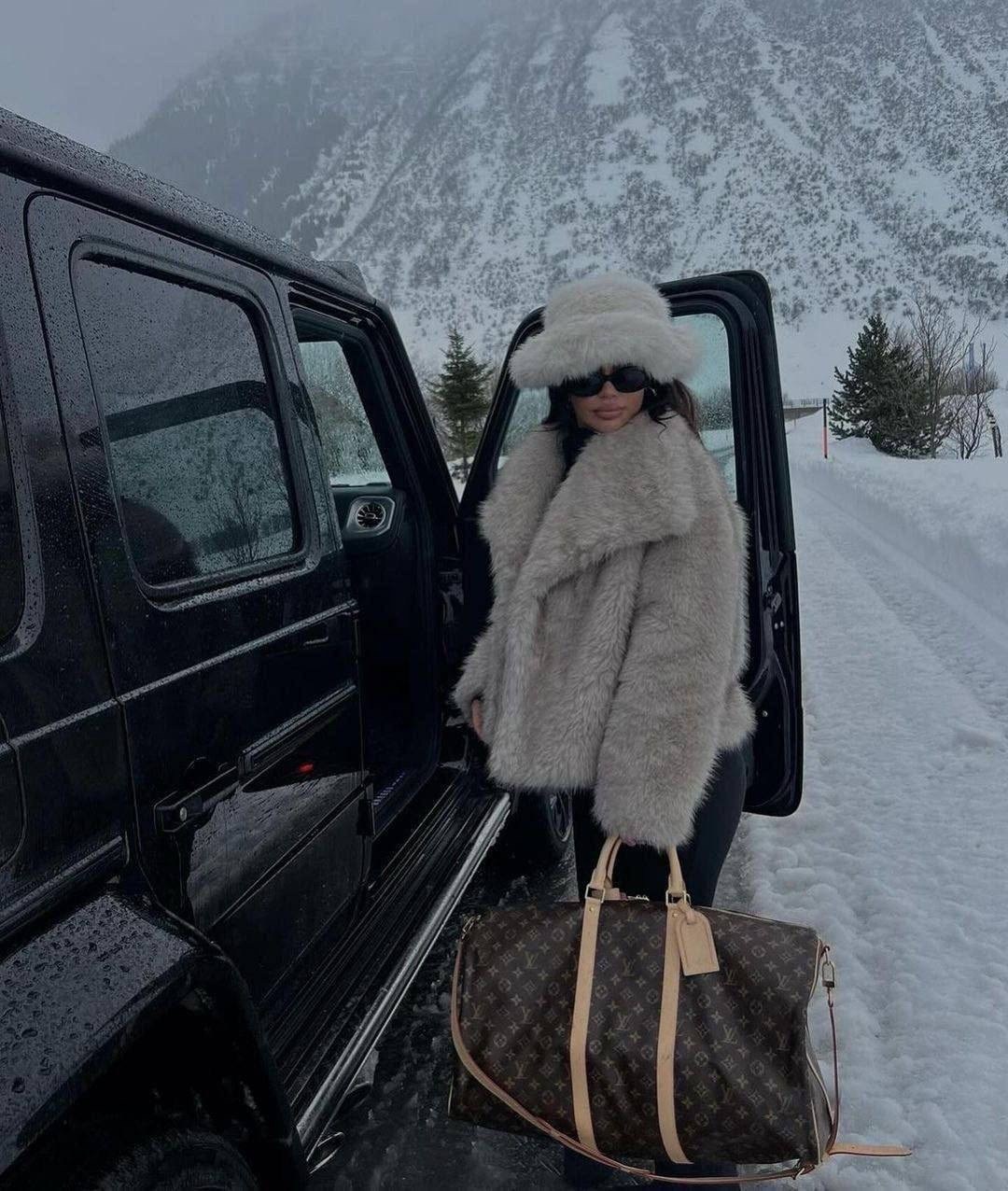 шубка,шубка короткая,белая шуба,искусственная шуба,шуба короткая