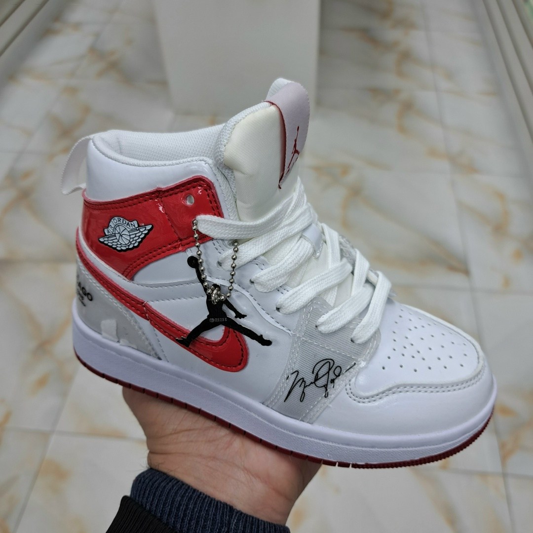 найк кроссовки женские высокие,кроссовки nike air jordan,женские кроссовки nike,nike air jordan 1 mid,кроссовки nike air jordan 1 mid