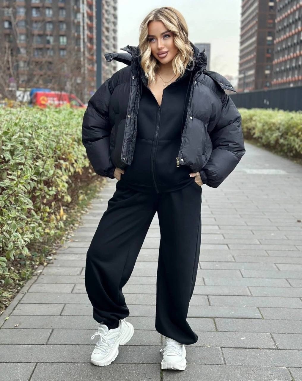 оверсайз куртка,пуховик оверсайз,укороченная куртка,куртка оверсайз с капюшоном,пуховик со спортивным костюмом женский