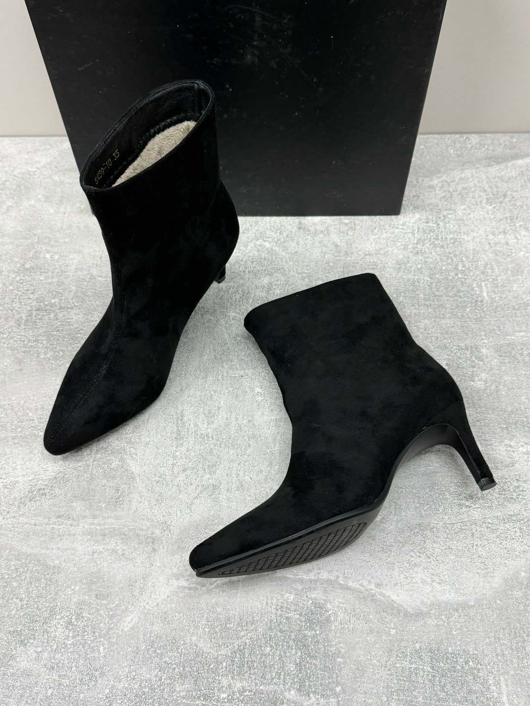 ботильоны женские,женские ботильоны с острым носком,модные ботильоны,женские ботильоны с острым носком на тонком высоком каблуке,женские ботильоны из лакированной кожи