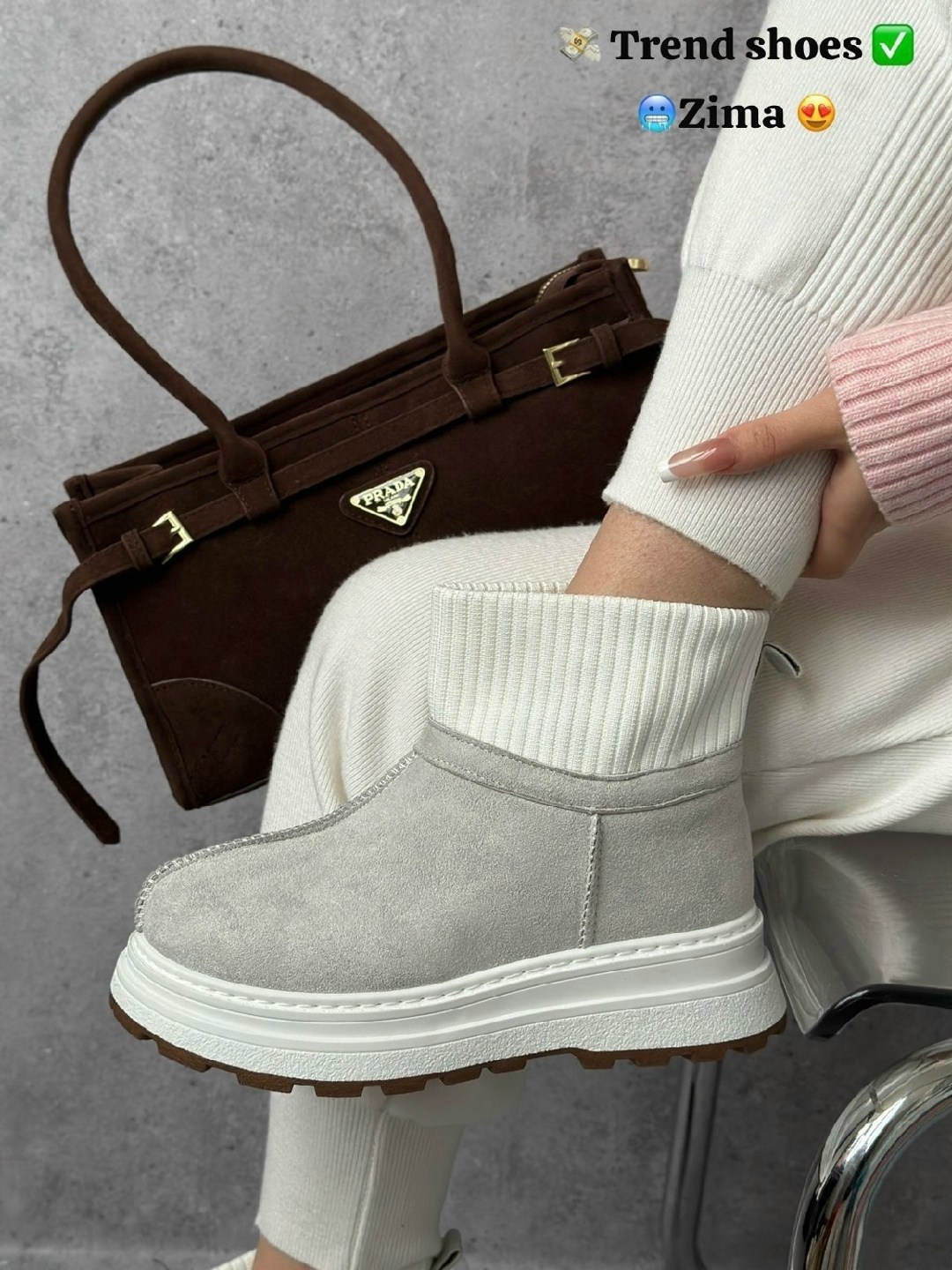 ,зимняя  женская,зимние женские ботинки,зимние угги на платформе,модная женская