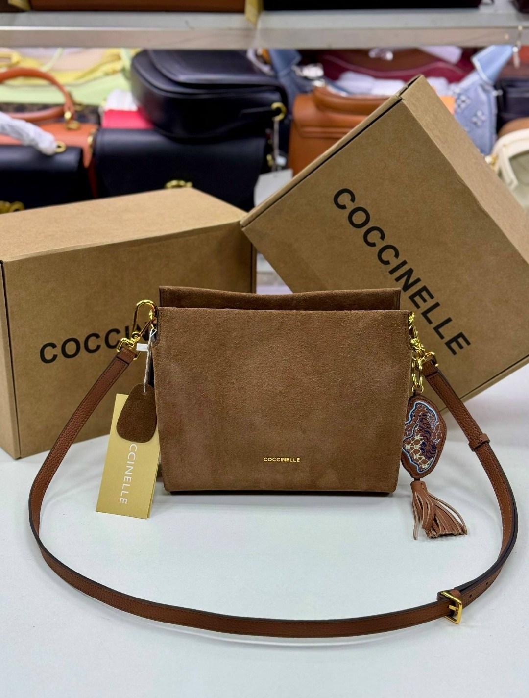 сумки,сумка fendi peekaboo замшевая,сумка coccinelle,сумка женская,модная сумка