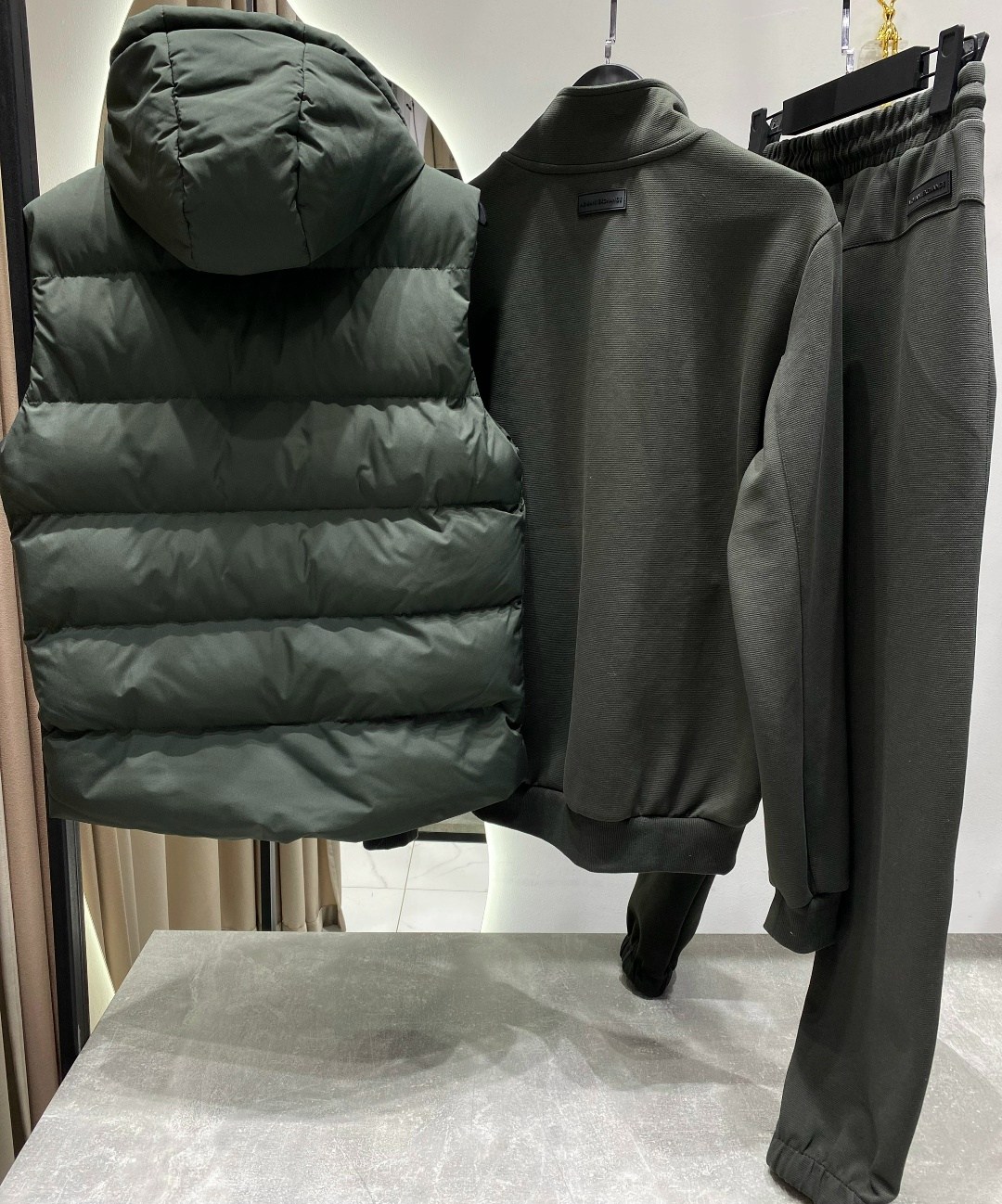 спортивный костюм с жилеткой dnt store,костюм спортивный мужской,мужской спортивный костюм с жилеткой,костюм спортивный,спортивный костюм nike тройка