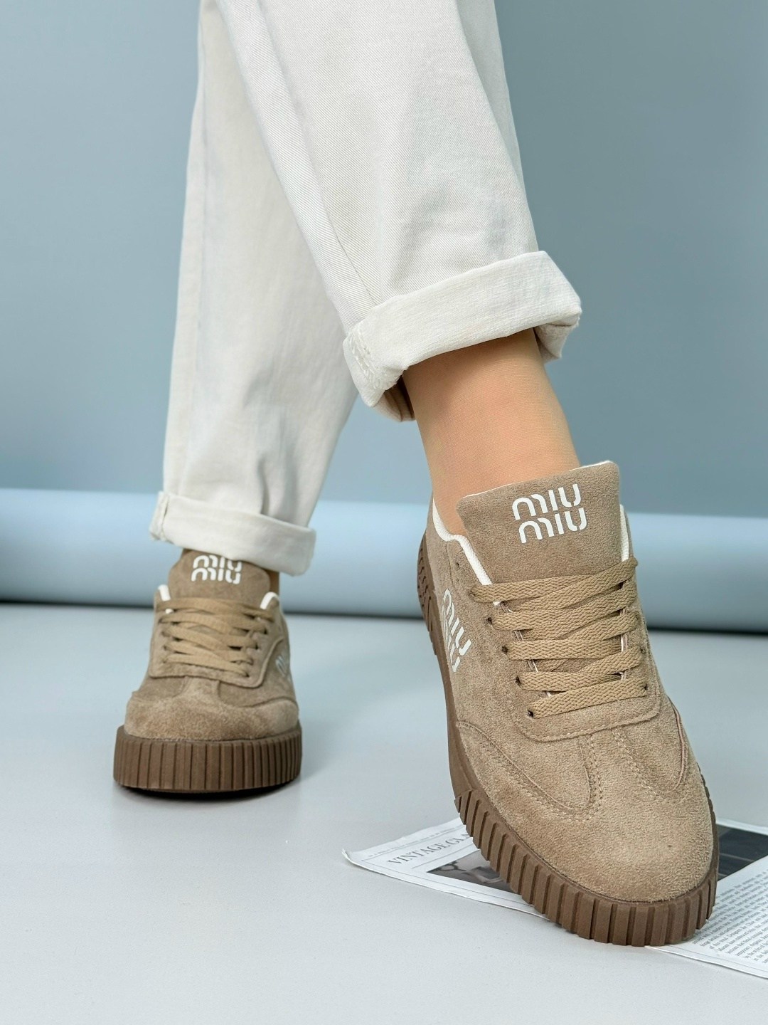 ,адидас кеды женские бежевые замшевые,кроссовки замш,бежевые кроссовки,кроссовки женские на платформе бежевые