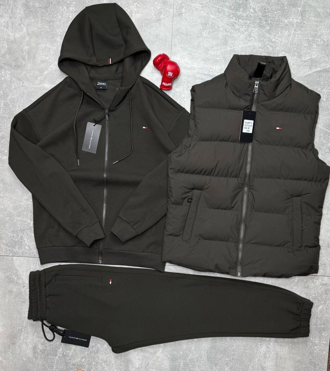 спортивный костюм tommy hilfiger,спортивный костюм томми хилфигер мужские,спортивный костюм томми хилфигер,мужской спортивный костюм,костюм спортивный