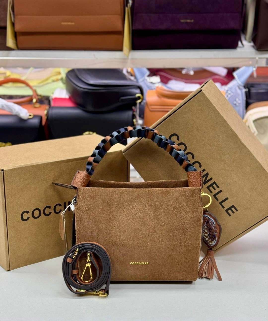 сумки,сумка fendi peekaboo замшевая,сумка coccinelle,сумка женская,модная сумка