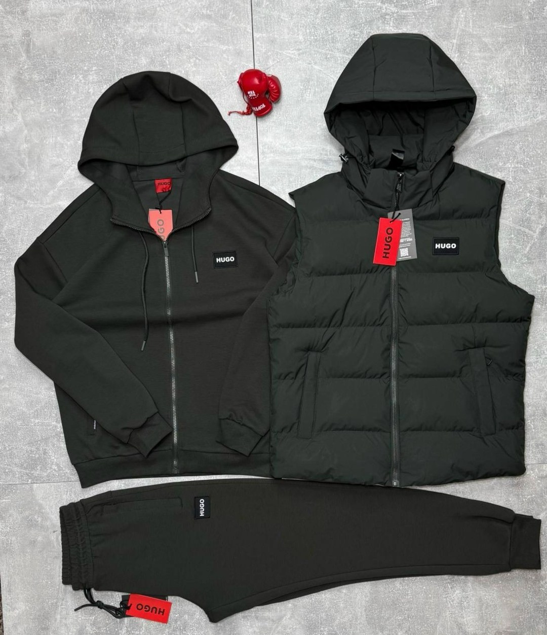 мужской спортивный костюм тройка hugo boss,спортивный костюм hugo boss,жилетка мужская,костюм спортивный,мужские жилеты