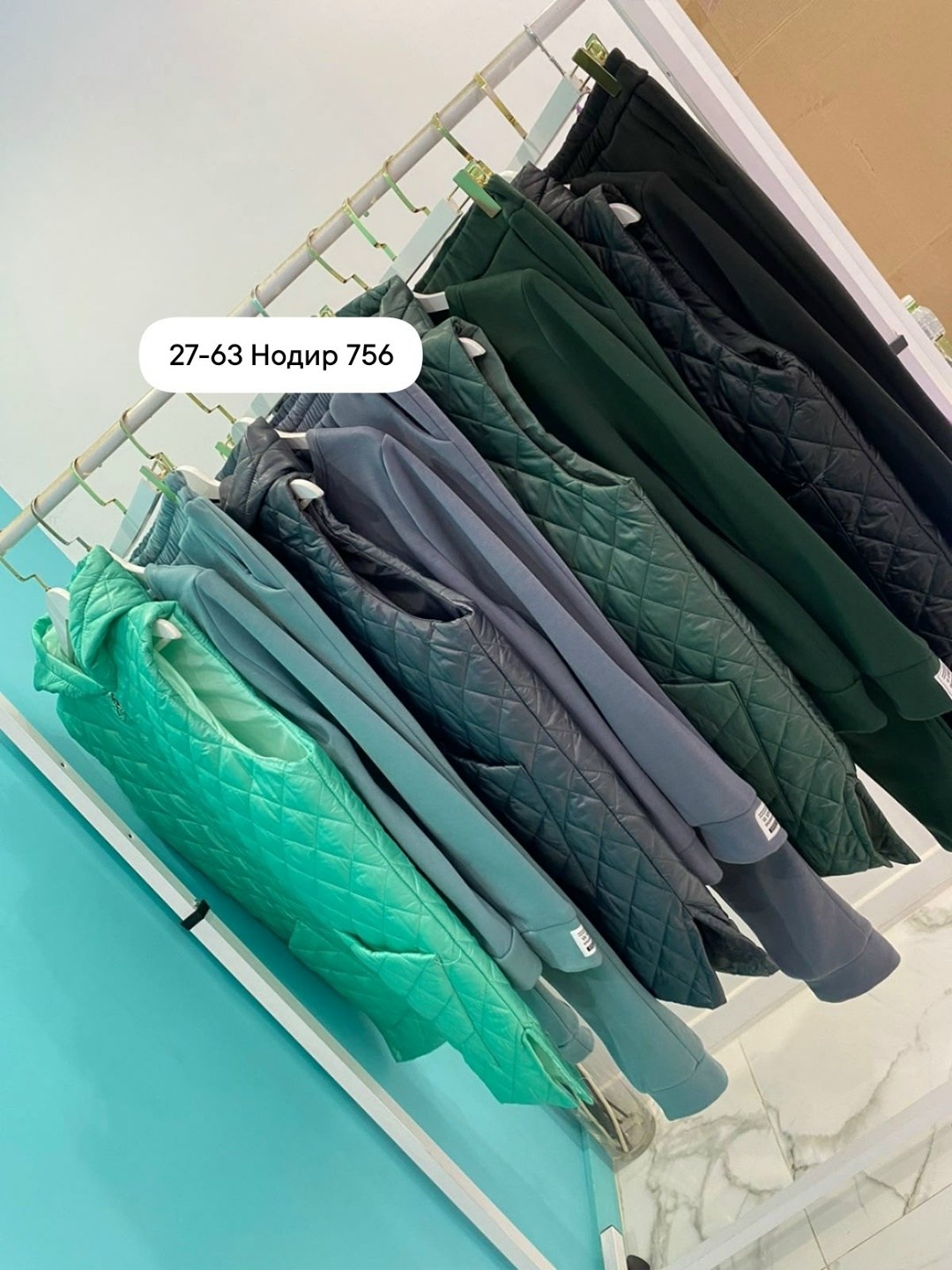 демисезонная куртка,костюм женский на флисе,сток одежда,костюм на флисе,одежд