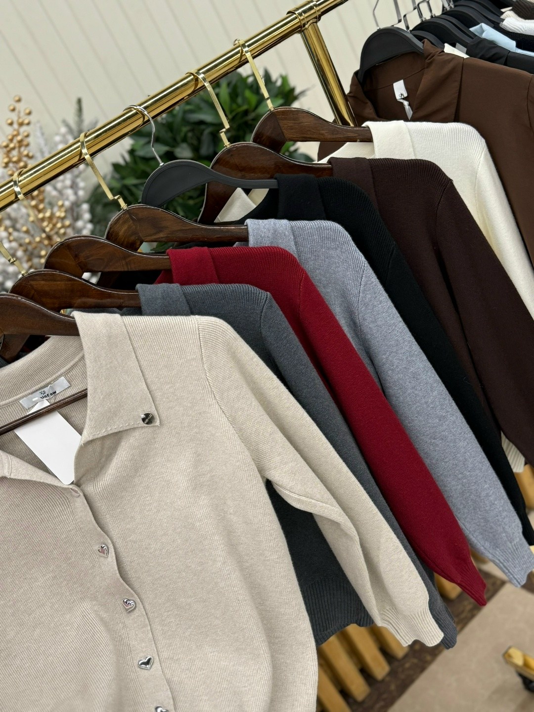 джемпер поло,кардиган с воротником,рубашка с воротником,кардиган,женский вязаный кардиган