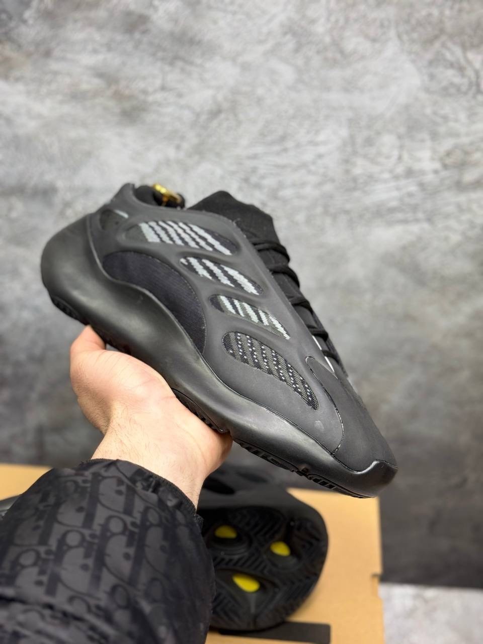 кроссовки adidas yeezy boost 700,adidas yeezy boost 700 v 3,adidas yeezy boost 700,yeezy boost 700 v 3,adidas yeezy 700 v3