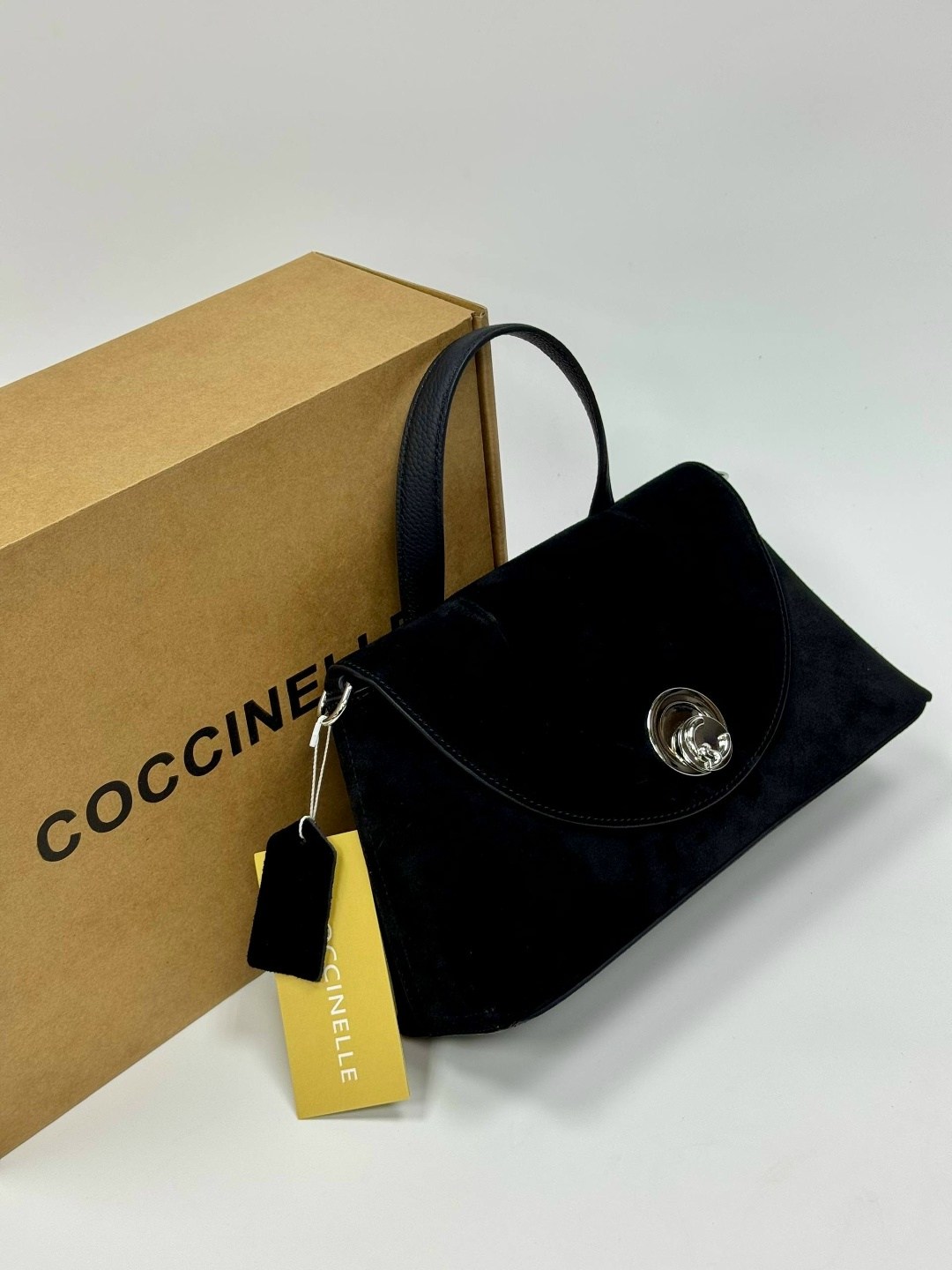 сумка coccinelle,сумка женская coccinelle,сумка liya small coccinelle,сумка coccinelle liya suede,сумка coccinelle натуральная замша