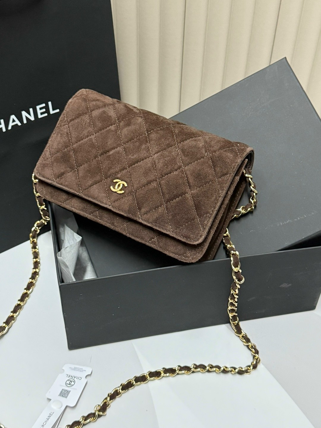 женская сумка chanel,сумка шанель,chanel сумка,бежевый клатч шанель,chanel classic flap bag