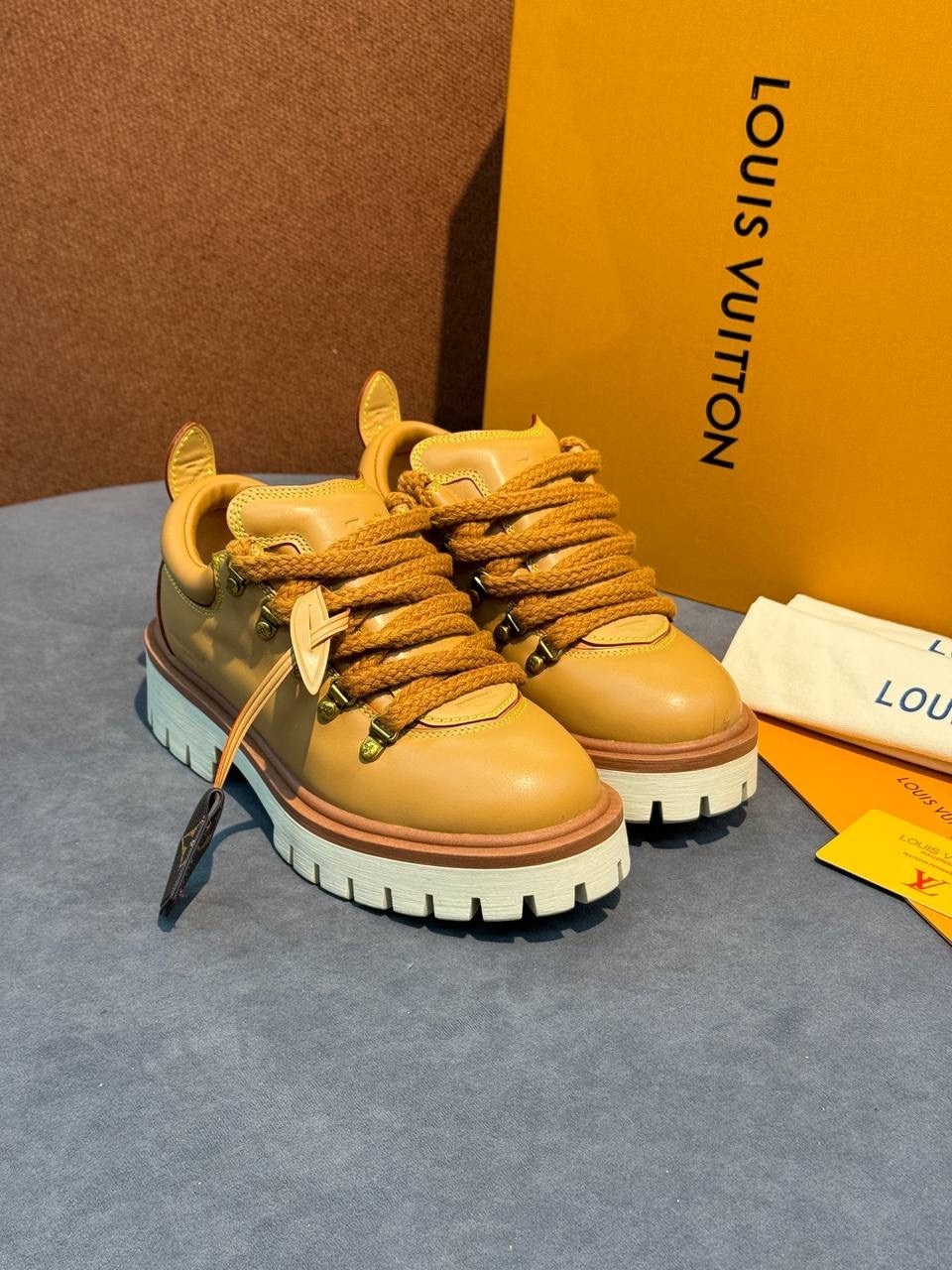 ботинки louis vuitton,,ботинки louis vuitton timberland 6 inch premium boot waterproof,ботинки женские,кроссовки louis vuitton