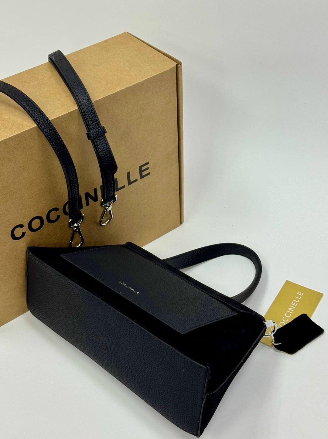 сумка coccinelle,сумка женская coccinelle,сумка liya small coccinelle,сумка coccinelle liya suede,сумка coccinelle натуральная замша