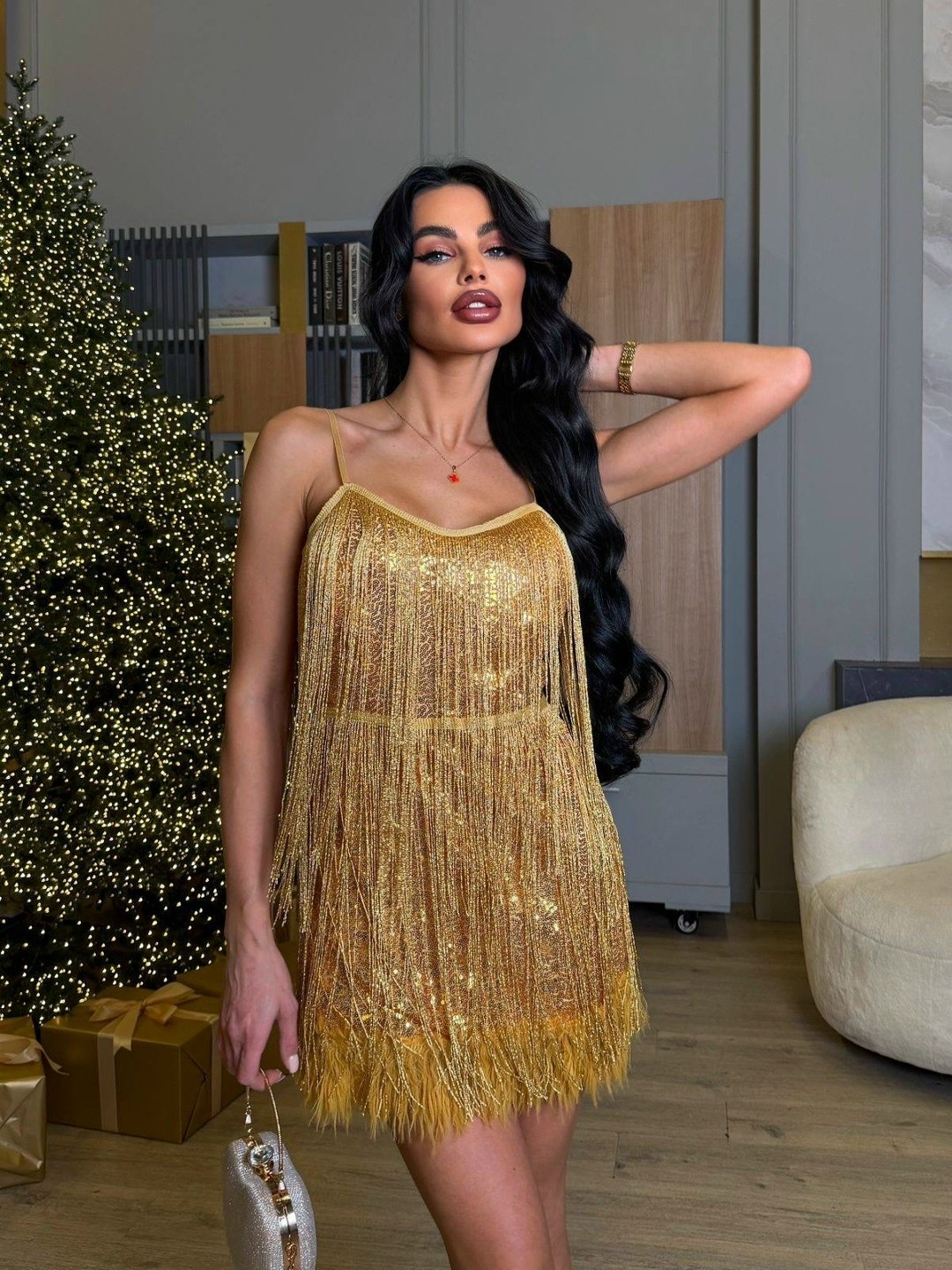золотое платье с бахромой,женское мини-платье с бахромой и блестками,женское мини-платье с бахромой v-образным вырезом и блестками,золотое платье,блестящее платье с бахромой