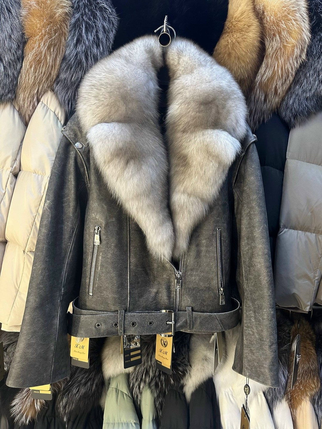 куртка с натуральным мехом женская,куртка кожаная с мехом,куртка с мехом,куртка натуральная кожа мех чернобурка,кожаная куртка с мехом песца