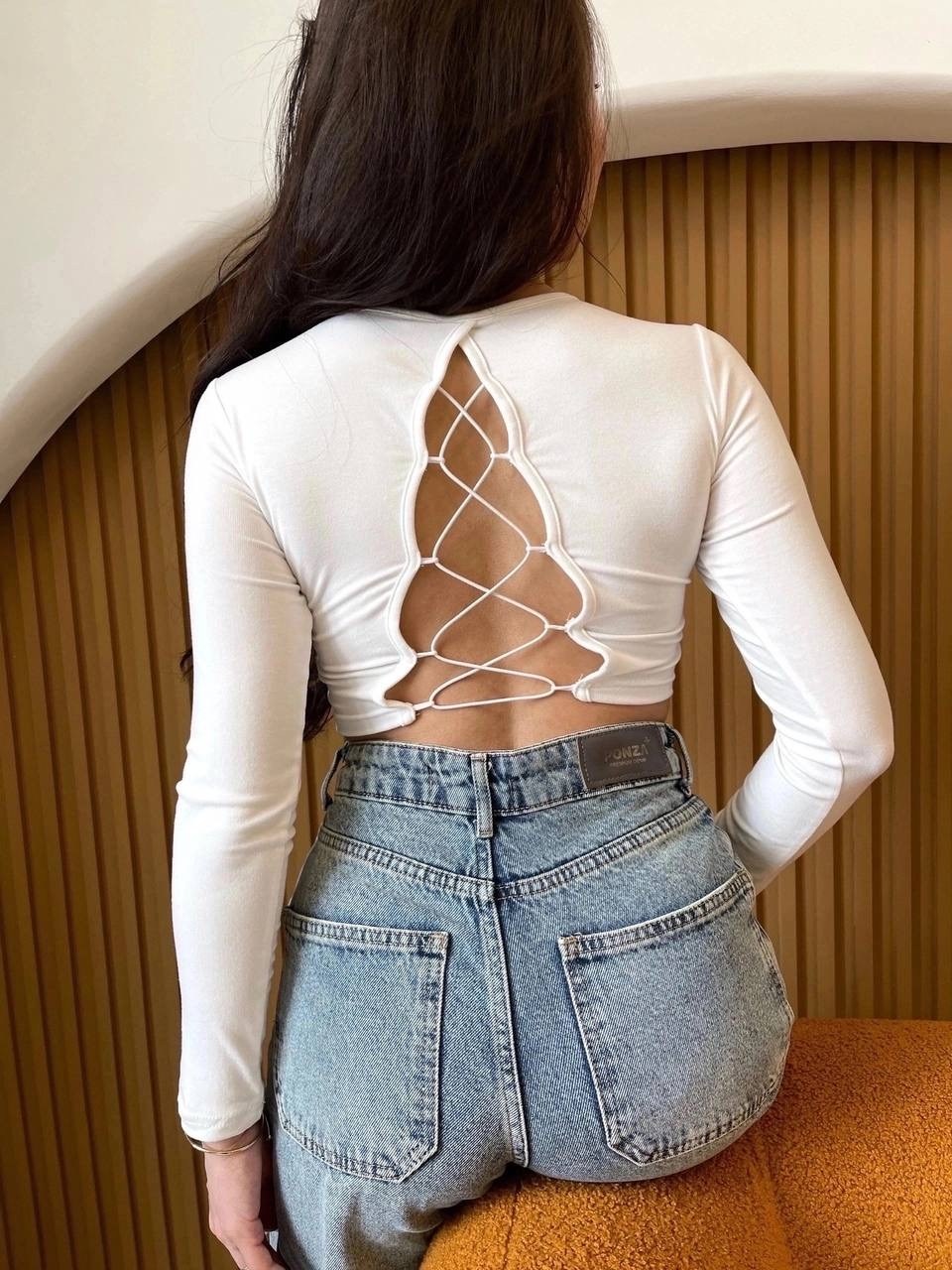 девушка,кроп кофта,кроп топ с длинным рукавом,лонгслив,бишкекская девушка