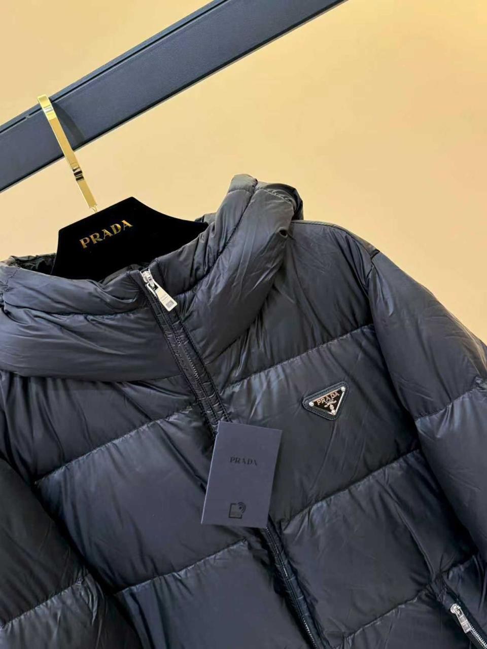 пуховик prada,женский пуховик prada,пуховик прада,пуховики прада милано,пуховик для женщин