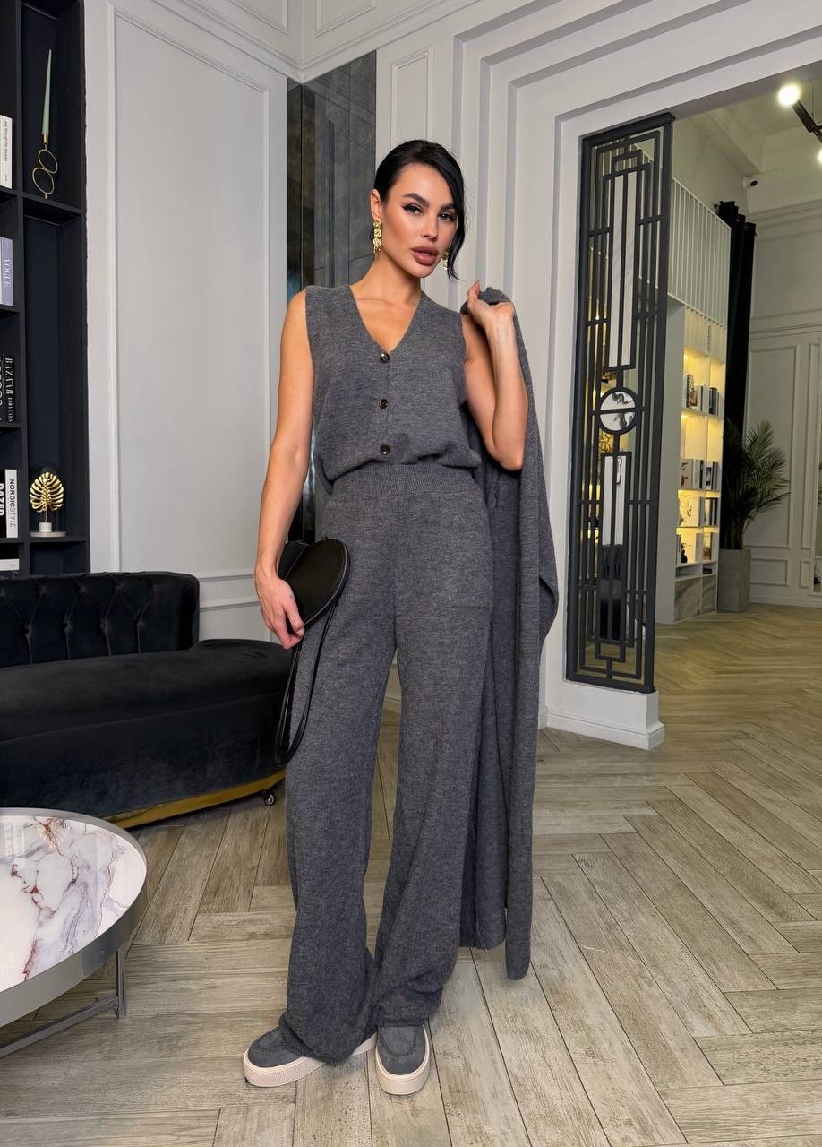 костюм из вискозы и трикотажа с брюками и кардиганом patriciа f15425-36 серо-голубой,брючный костюм,костюм кашемировый брючный,трикотажные костюмы,трикотажный костюм женский брючный