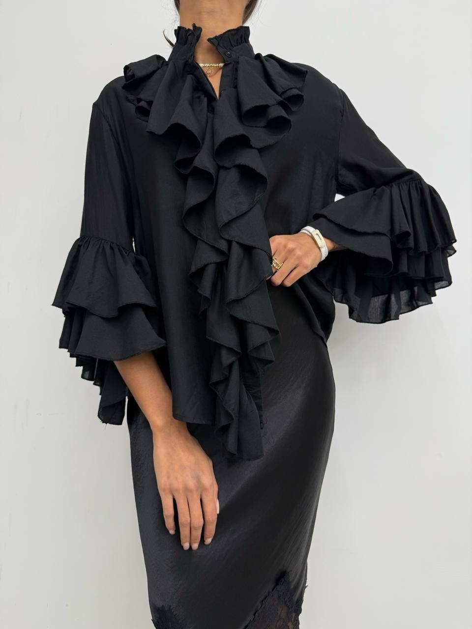 женская блуза,блуза,блузка с рюшами и воланами,блузка женская,блуза с объемным декором гипнотический стиль (черная)