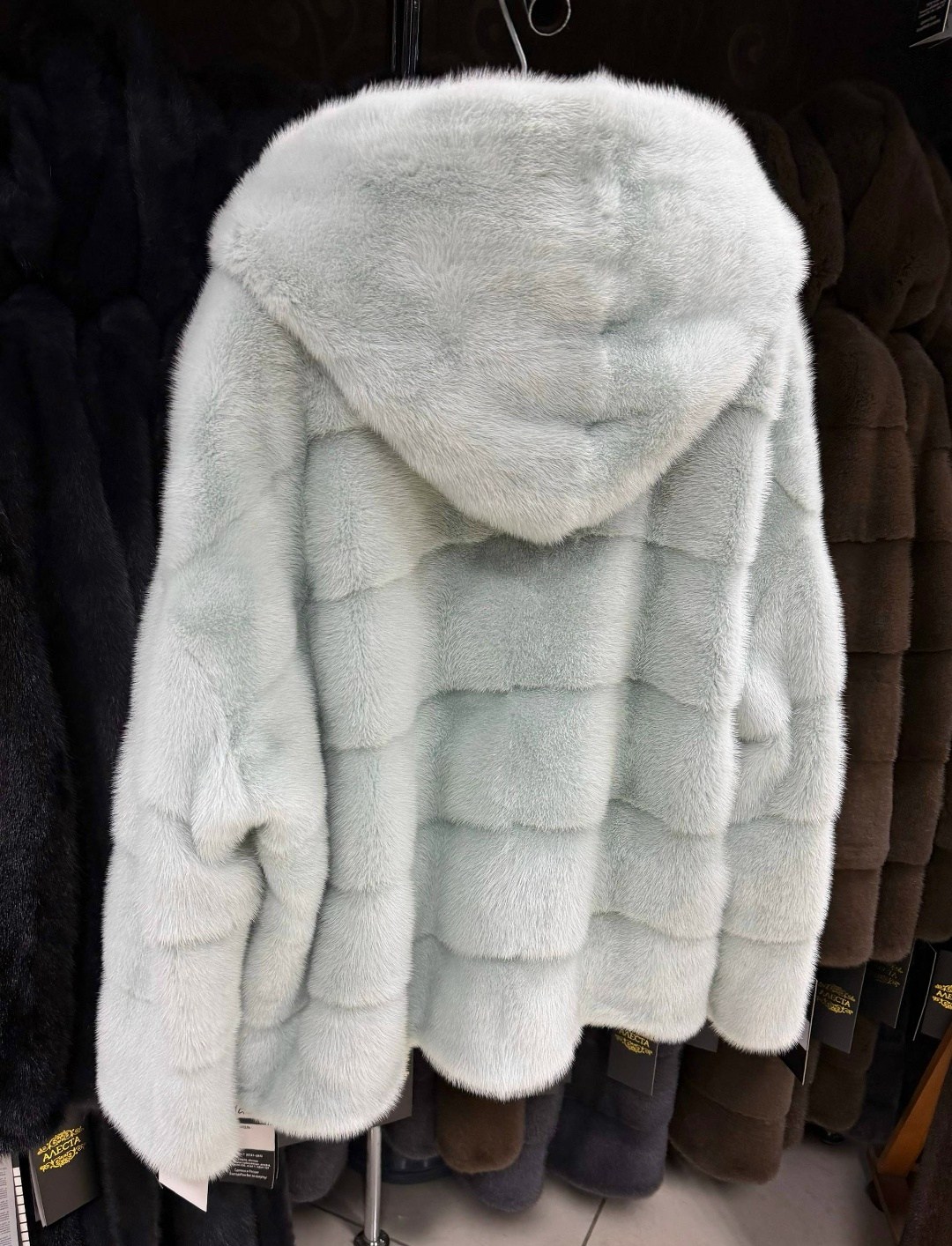 шубка из меха европейской норки с капюшоном,шуба норковая с капюшоном,шубка из меха европейской норки с капюшоном цвет пудра,шубка из меха европейской норки с капюшоном цвет "колотый лед",норковая шуб
