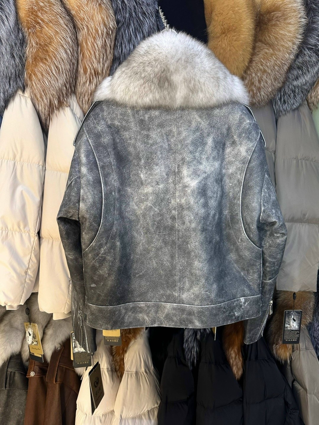 куртка кожаная с мехом песца,кожаная куртка с мехом,куртка с натуральным мехом,кожаная куртка с натуральным мехом,шуба косуха кожаная с натуральным мехом песца